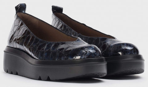 Wonders A-2806 Womens Croc Print Leather Slip On Shoe